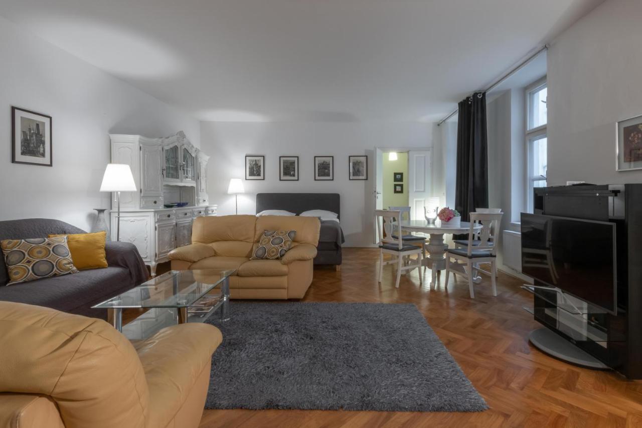 Apartman Carolinum Apartment Prague Luaran gambar